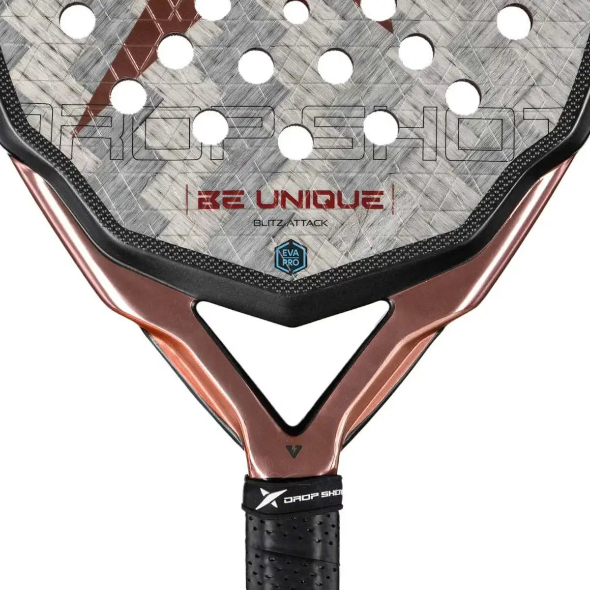 Detail Drop Shot Blitz Attack 2025 padelracket – traanvormig model met 24K Carbon Twill, EVA Pro High Density-kern en trillingsdemping.