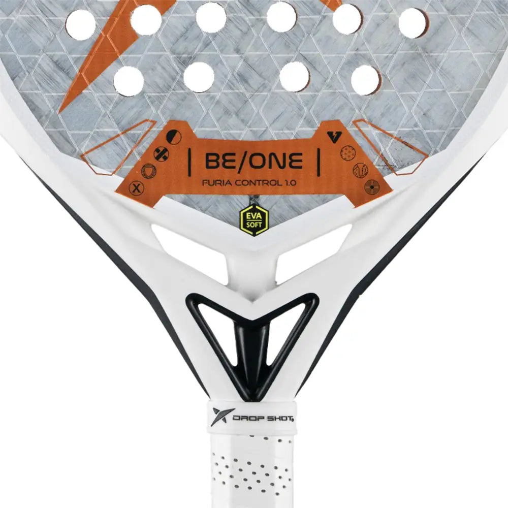 Detail Drop Shot Furia Control 1.0 2025 | Rond padelracket met 18K Carbon, EVA Soft-kern en 3D Face. Maximale controle, precisie en comfort voor intermediaire spelers.
