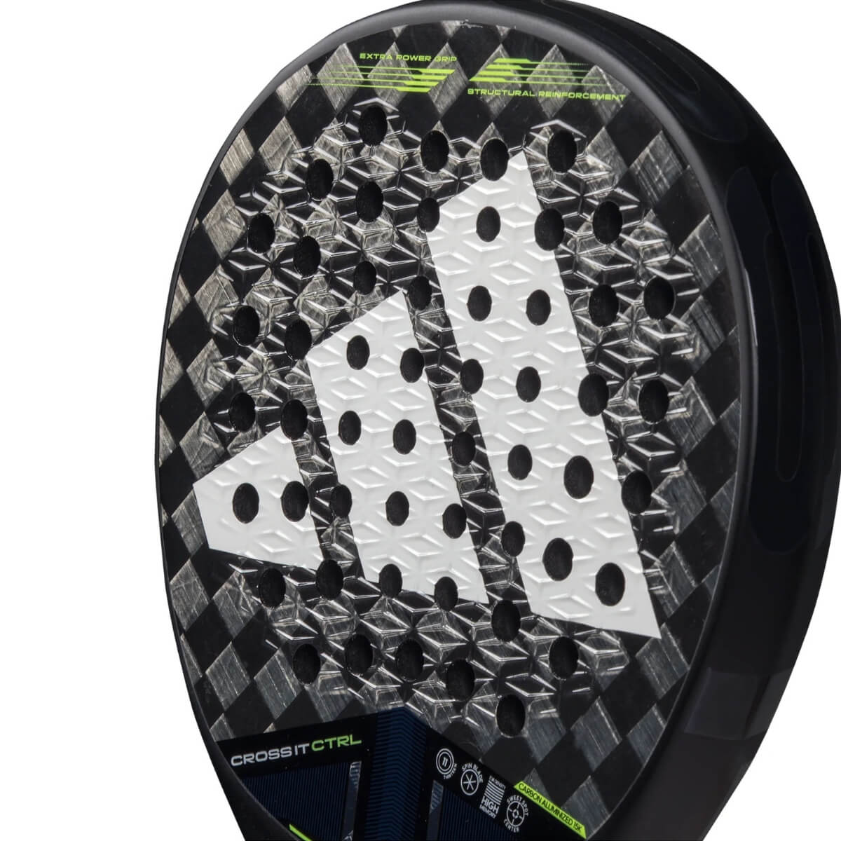 Close up slagoppervlak van de Adidas Cross It Ctrl 3.4 2025 zwart/grijs padel racket met wit logo van adidas in het midden.
