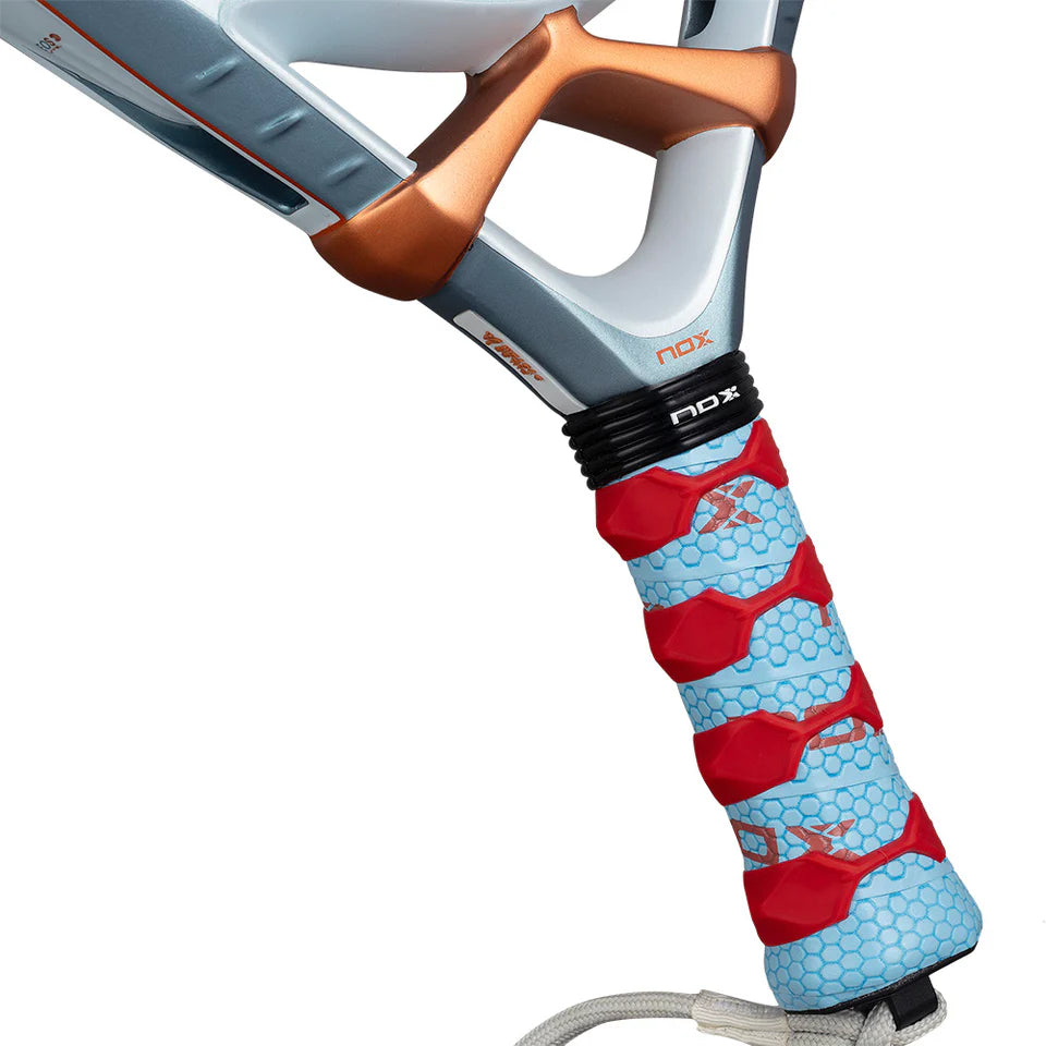 Handvat Nox VK10 Ventus Control 12K by Aranzazu Osoro 2026 – Rondvormig padelracket met 12K Carbon en MLD Black EVA-kern. Licht, wendbaar en perfect voor controlegericht spel.