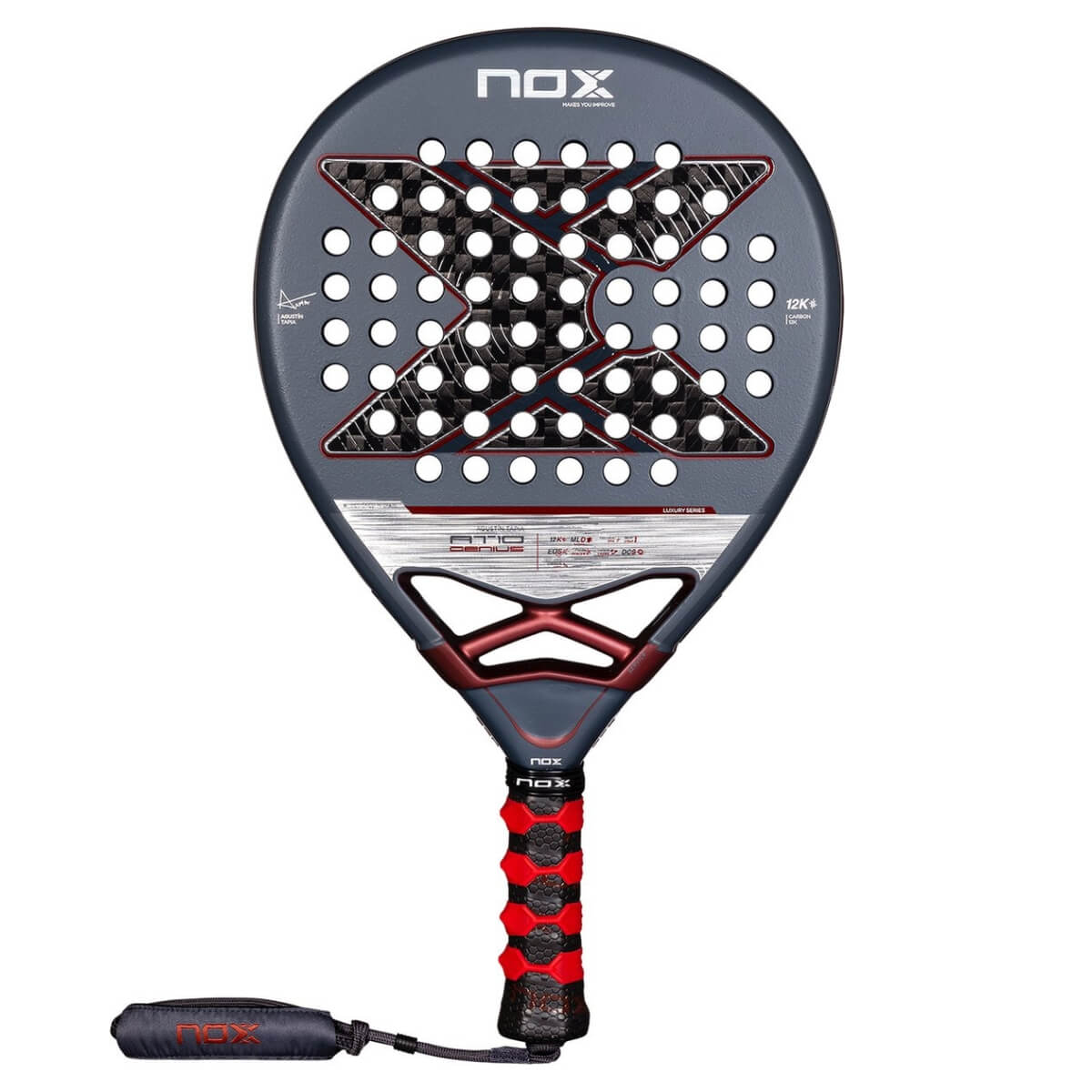 Grijs NOX AT10 Genius 12K 2025 padelracket met zwart X-logo van NOX, vooraanzicht met druppelvormig ontwerp en hoogwaardige afwerking
