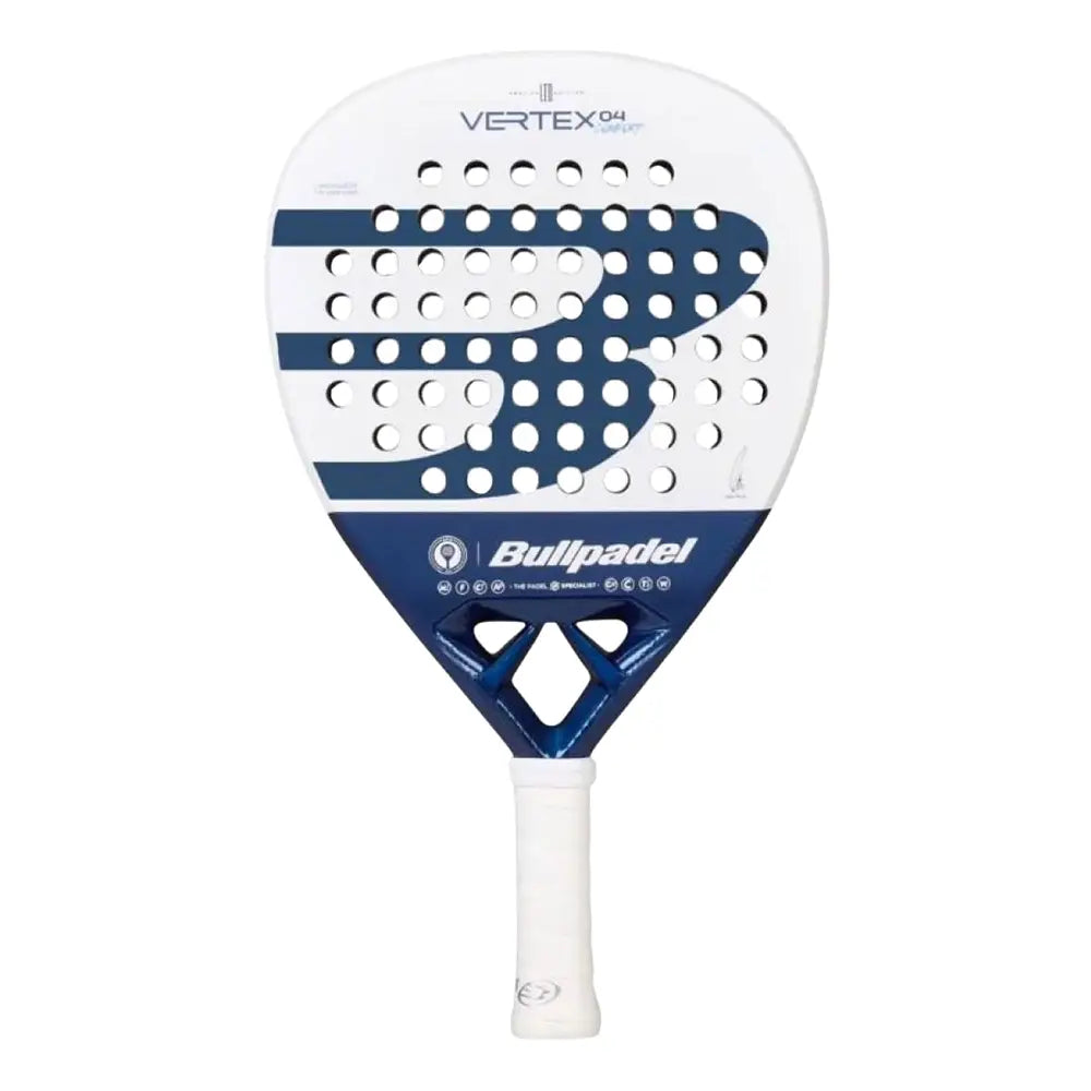 Vooraanzicht Bullpadel Vertex 04 LTD ED. Juan Tello Argentina – diamantvormig padelracket met MultiEva-kern, Fibrix-blad en Custom Weight.