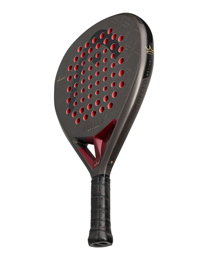 Schuin onderaanzicht Head Coello Motion 2026 donker grijs padel racket met zwart Head logo en rode accenten.