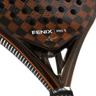 Detail Siux Fenix Pro 5 2025 padelracket – Álex Chozas Edition. Diamantvorm met 24K Carbon, Hard EVA-kern en 3D-ruw oppervlak.