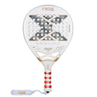 Vooraanzicht Nox AT10 12K Alum Xtrem 2026 padelracket – Agustín Tapia Edition met 12K Alum Xtrem Carbon, HR3 Black EVA-kern en Dual Spin-afwerking.
