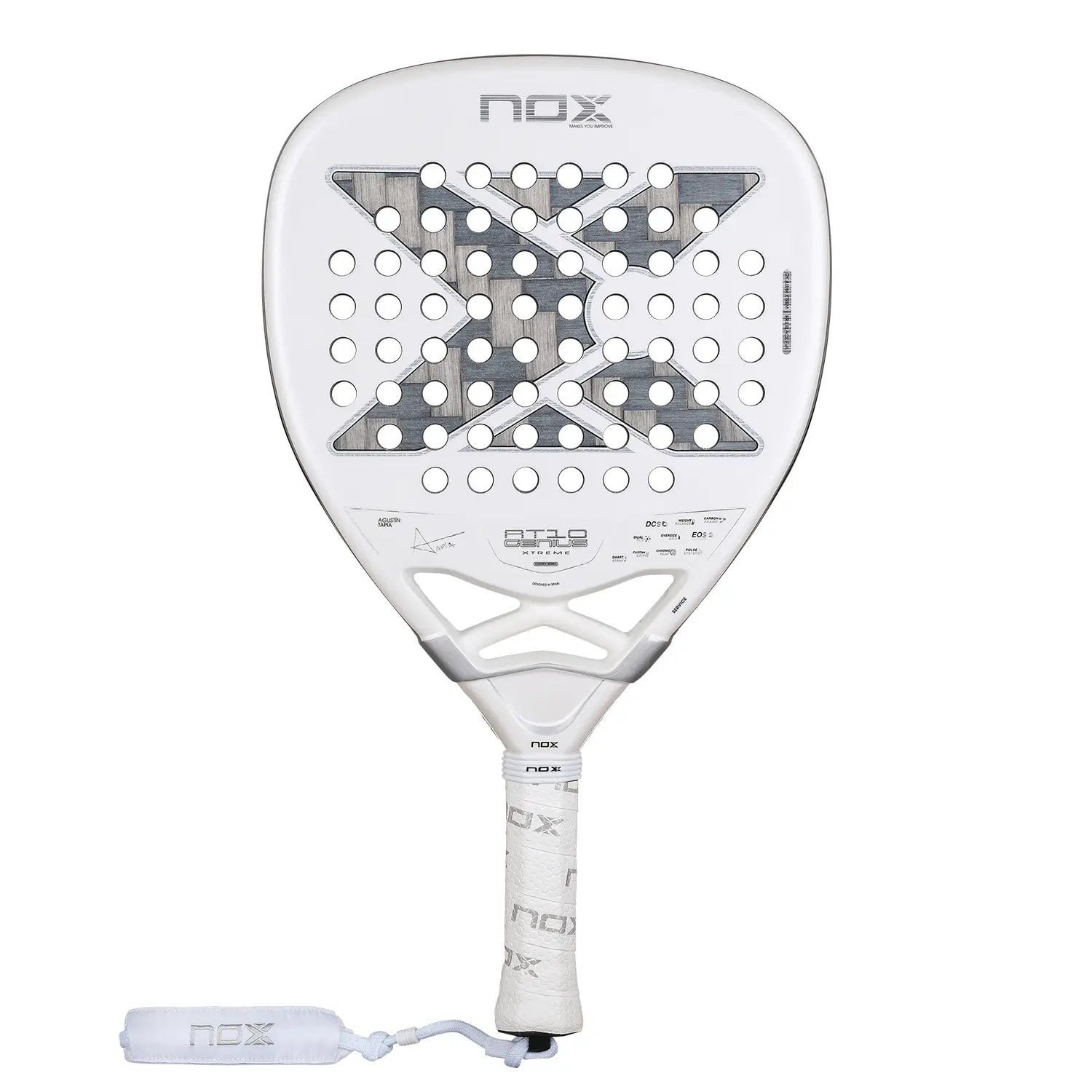 Vooraanzicht Nox AT10 12K Alum Xtrem Attack 2026 – Agustín Tapia Edition. Diamantvormig padelracket met 12K Alum Xtrem Carbon, HR3 Black EVA-kern en Dual Spin-oppervlak.