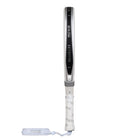 Zijaanzicht Nox AT10 12K Alum Xtrem Attack 2026 – Agustín Tapia Edition. Diamantvormig padelracket met 12K Alum Xtrem Carbon, HR3 Black EVA-kern en Dual Spin-oppervlak.