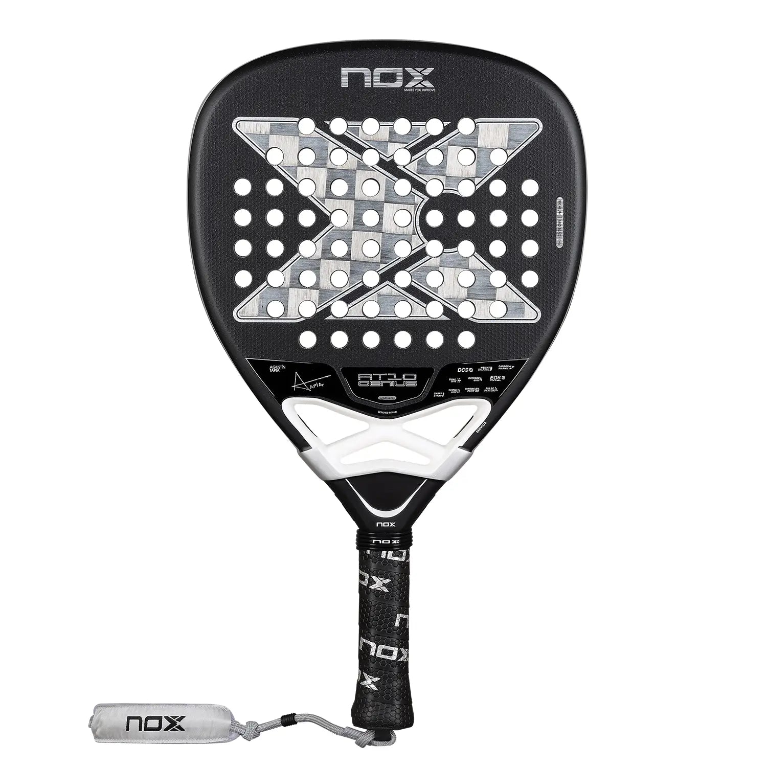 Vooraanzicht Nox AT10 Genius Attack 18K Alum 2026 – Agustín Tapia Edition. Diamantvormig padelracket met 18K Aluminized Carbon, MLD Black EVA-kern en Dual Spin-oppervlak.