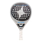 Vooraanzicht StarVie Astrum + 2025 padelracket – traanvormig model met 12K Carbon Hyper, M-EVA Balance en ruwe Spin Boost-afwerking.