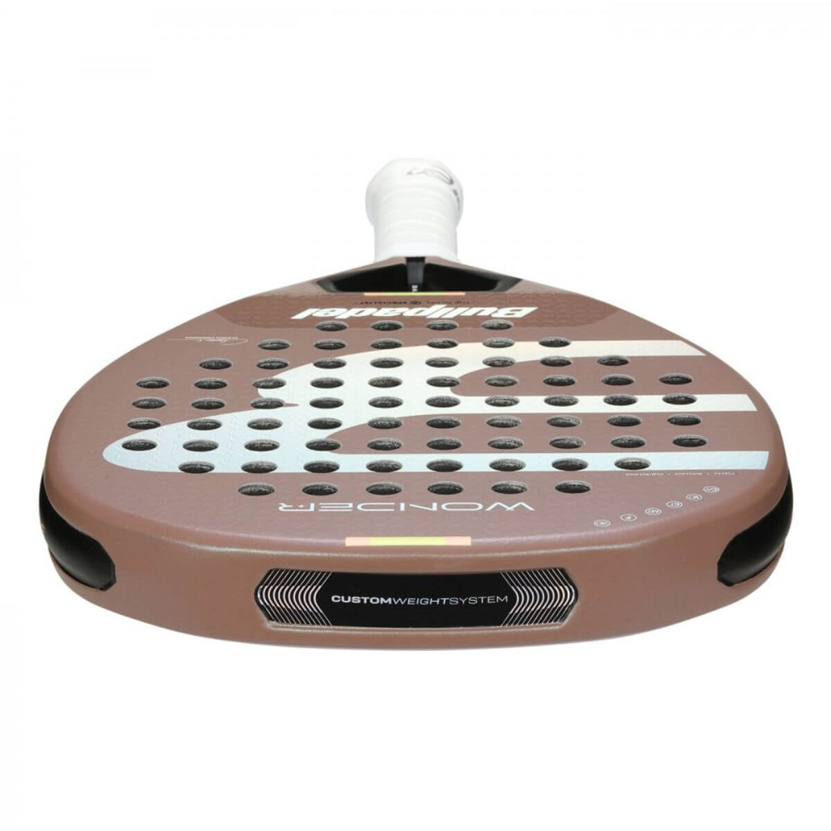 Bovenaanzicht Bullpadel Wonder 2025 padelracket – hybride damesracket geïnspireerd door Claudia Fernández, met modern design en 3D-ruwe afwerking.