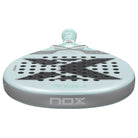 Bovenaanzicht Nox Ventus Hybrid 12K Lite 2026 – Lichtgewicht professioneel padelracket met 12K Carbon, MLD Black EVA-kern en 3D Dual Spin-textuur.