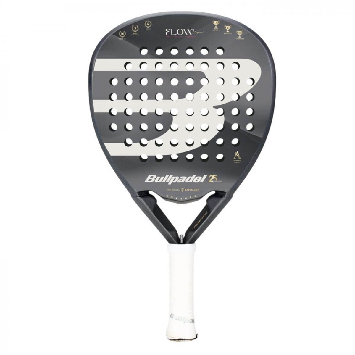 Vooraanzicht Bullpadel Flow Legend padelracket – diamantvormig racket, zwart-goud design van Alejandra Salazar met Fibrix-blad en Multieva-kern.