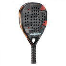 Schuin vooraanzicht Bullpadel Neuron 02 Edge padelracket – geometrische vorm, Xtend Carbon 3K en Multieva-kern. Ontworpen voor maximale precisie.