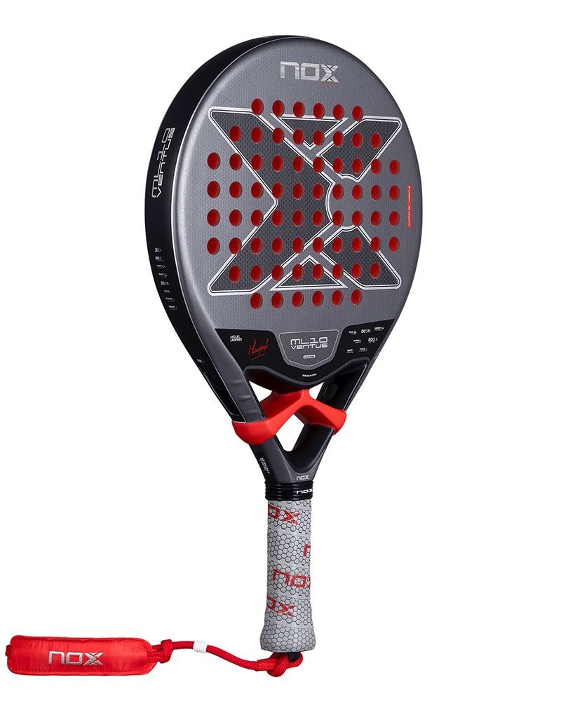Schuin vooraanzicht Nox ML10 Ventus Control 3K 2026 – Miguel Lamperti Edition. Rond padelracket met 3K Carbon, HR3 EVA-kern en Dual Spin-oppervlak voor maximale controle en precisie.