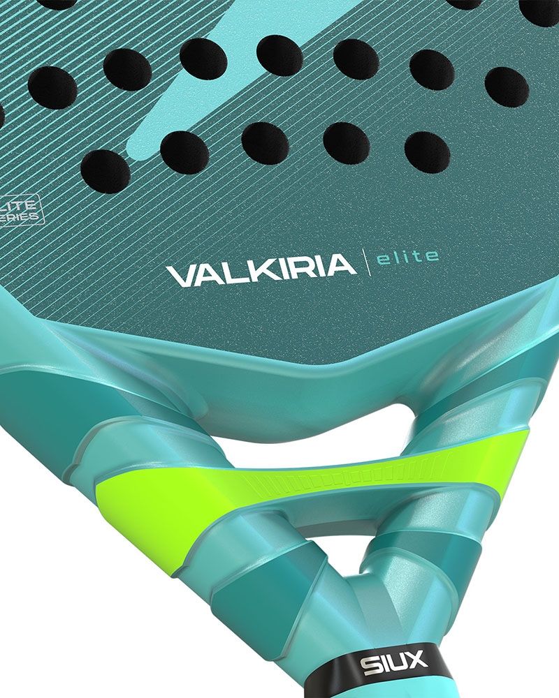 Detail Siux Valkiria Elite 2026 – licht dames padelracket met 3K Carbon, EVA Soft-kern en medium balans. Perfecte mix van power, controle en comfort. Appelblauwzeegroen van kleur met fel groene accenten.